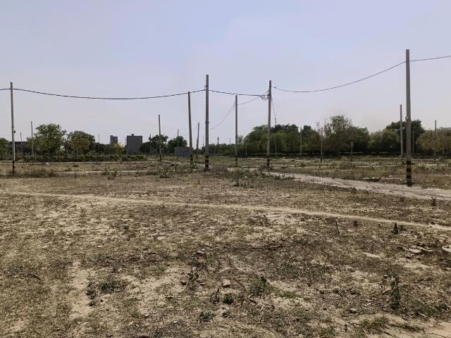 Land for sale in North Delhi, Deri