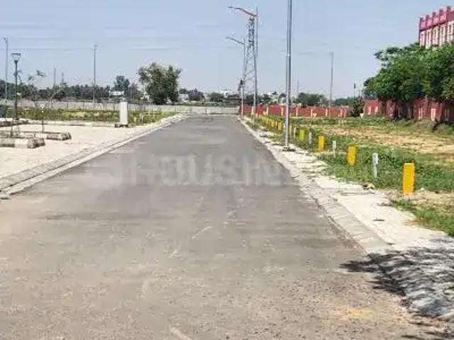 Land for sale in Hariana