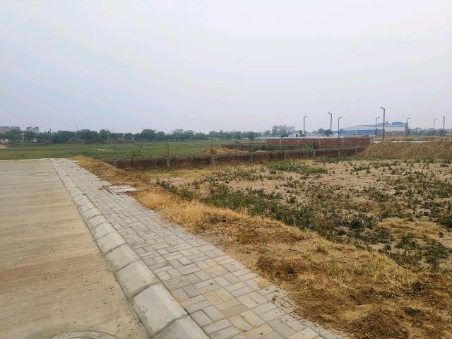 Land for sale in Hariana
