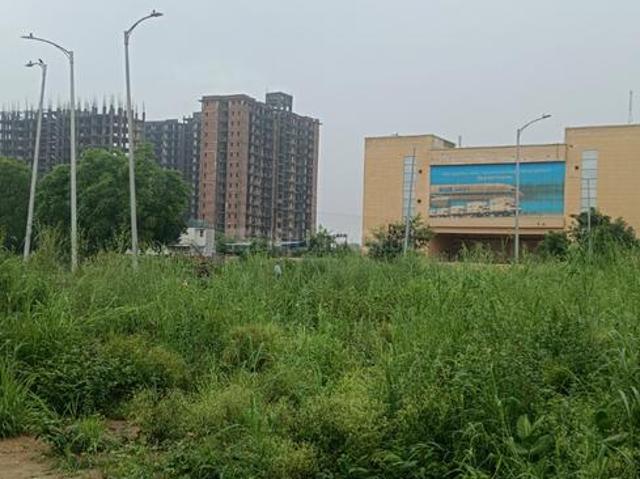 Land for sale in Hariana