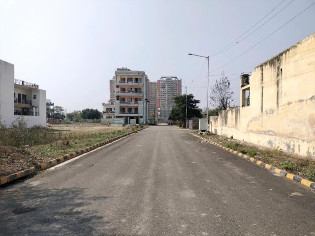 Land for sale in Hariana