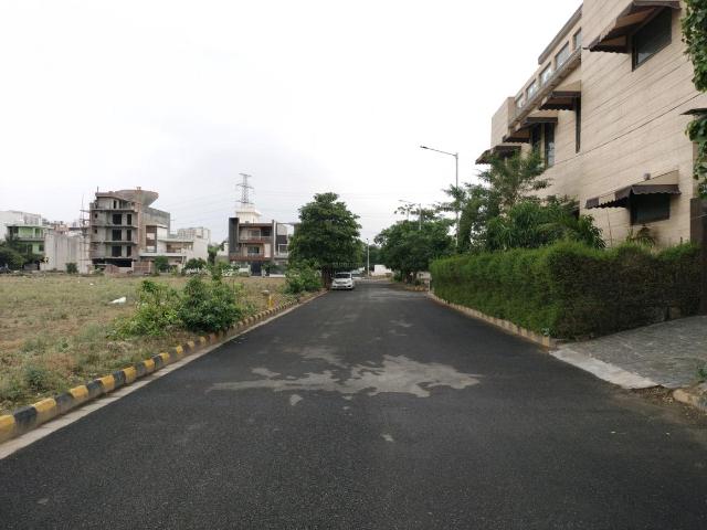 Land for sale in Hariana