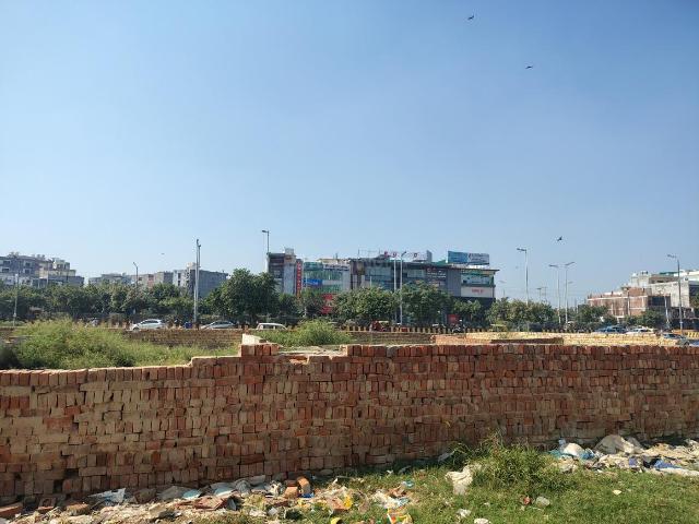 Land for sale in MAHAGUN MODERNE, Noida