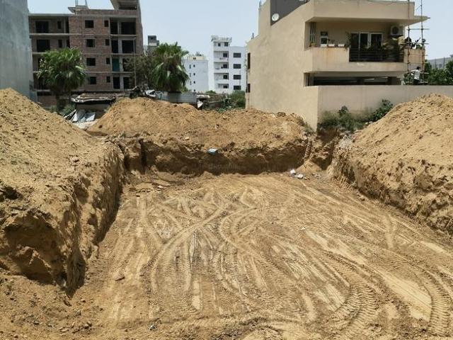 Land for sale in Hariana
