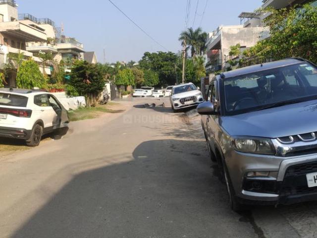 Land for sale in Hariana