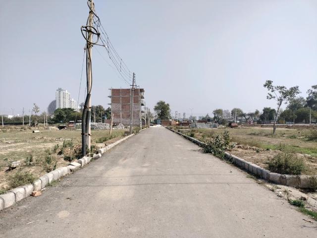 Land for sale in Hariana