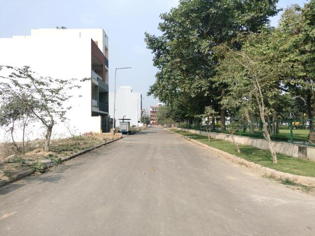 Land for sale in Hariana