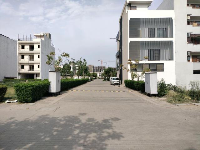 Land for sale in Hariana