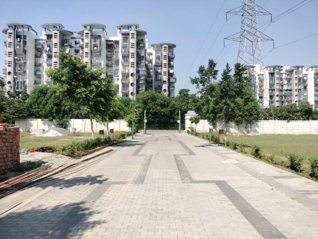 Land for sale in Hariana