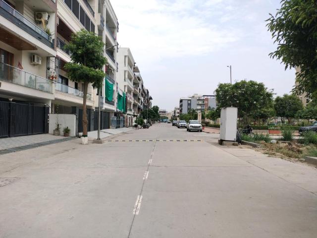 Land for sale in Hariana