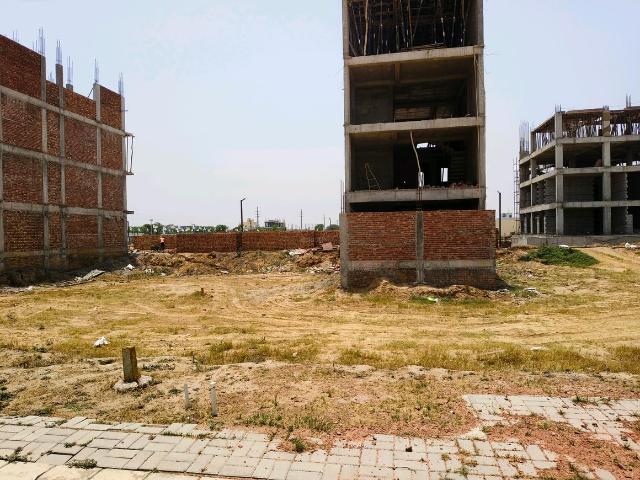 Land for sale in Hariana