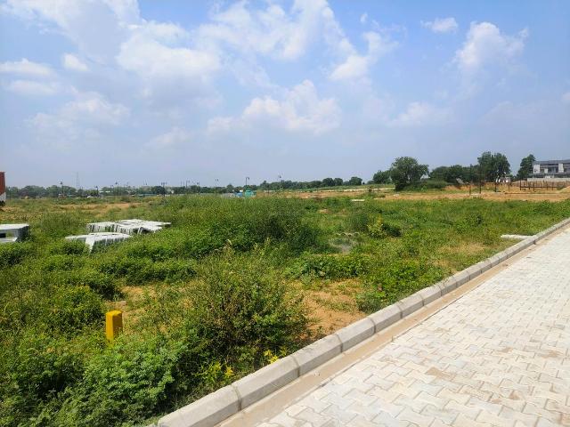 Land for sale in Hariana