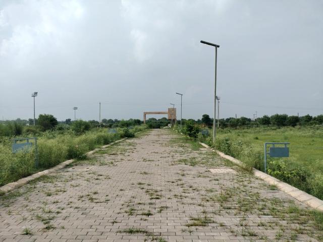 Land for sale in Hariana