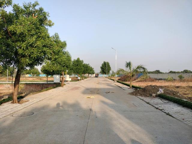 Land for sale in Hariana