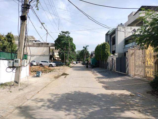 Land for sale in Hariana