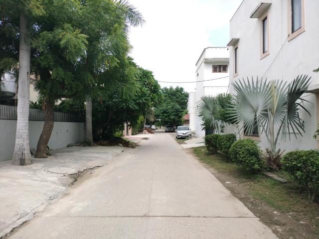 Land for sale in Hariana