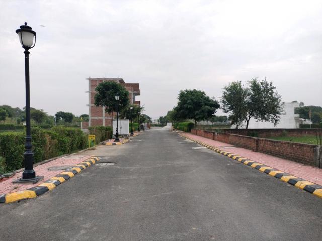 Land for sale in Hariana