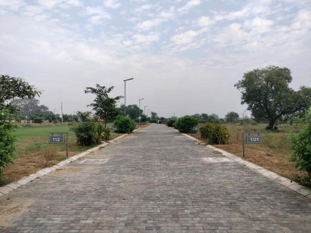 Land for sale in Hariana