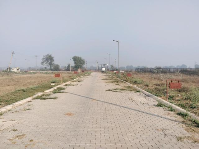 Land for sale in Hariana