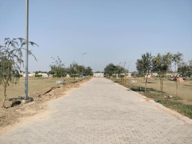 Land for sale in Hariana