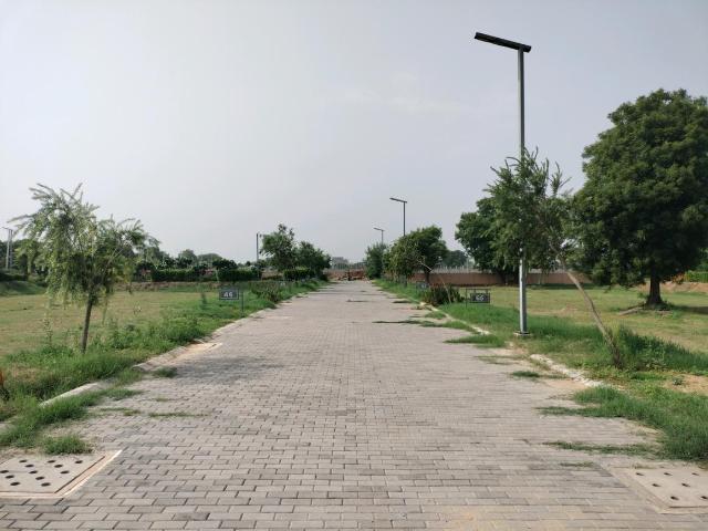 Land for sale in Hariana