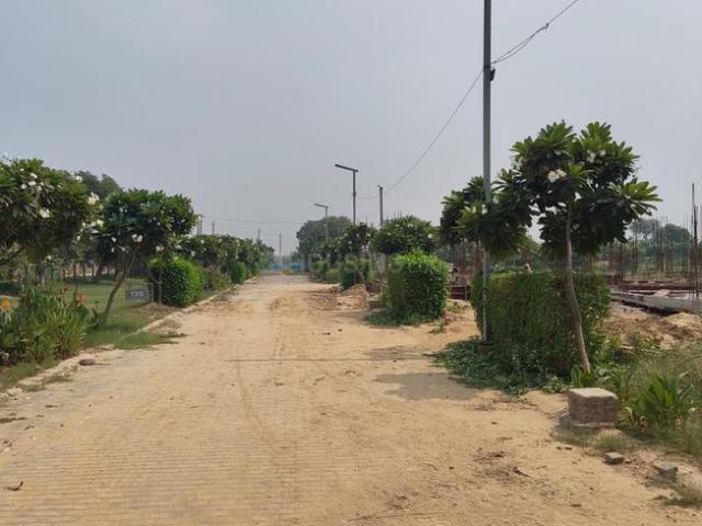Land for sale in Hariana