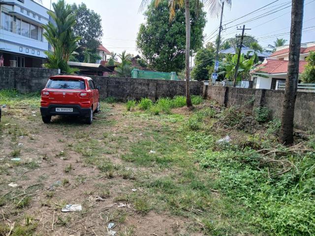 Land for sale in Thrippunithura, Kerala