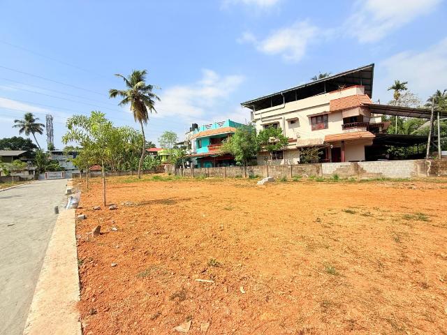 Land for sale in Thrippunithura, Kerala