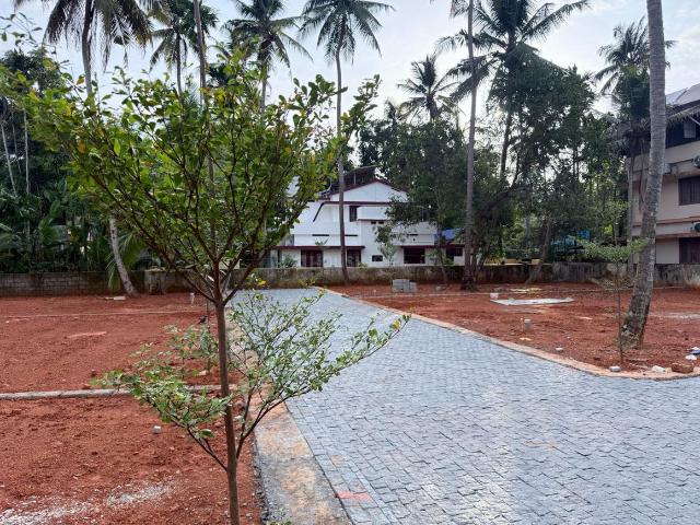 Land for sale in Thrippunithura, Kerala