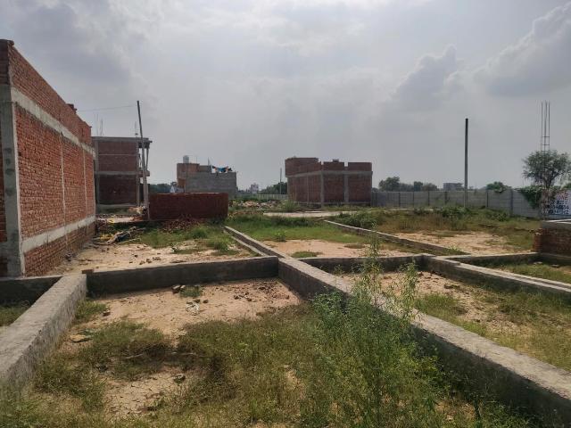 Land for sale in Khodna Kalan, Gautam Buddha Nagar