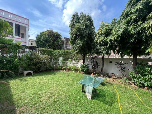 Land for sale in Vastrapur - Ahmedabad, Gujarat