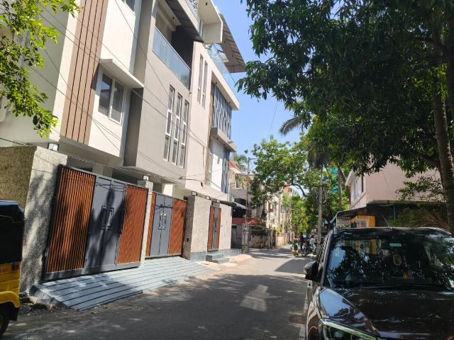Land for sale in Adyar, Tamil Nadu