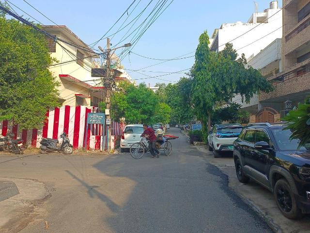 Land for sale in Vikaspuri, Delhi