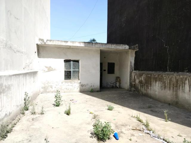 Land for sale in Vivek Vihar, Delhi