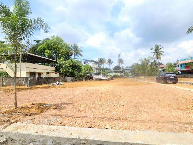 Land for sale in Ernakulam