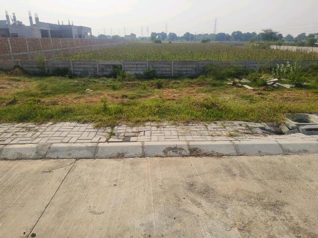 Land for sale in Hariana