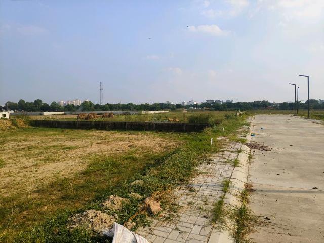 Land for sale in Hariana