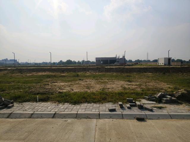 Land for sale in Hariana