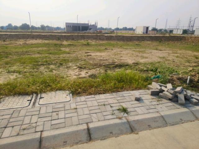 Land for sale in Hariana