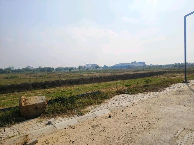 Land for sale in Hariana
