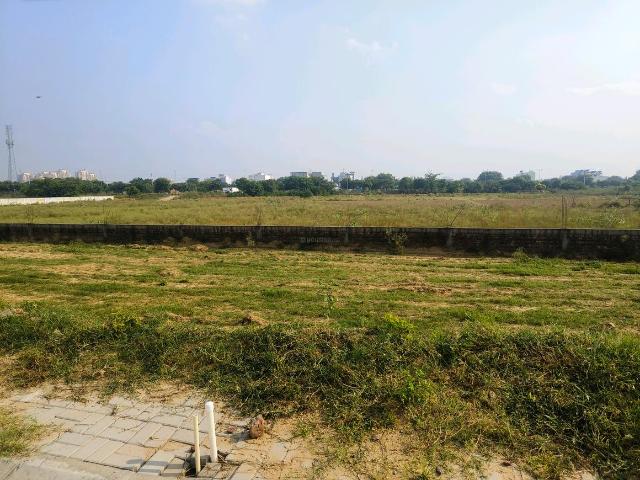 Land for sale in Hariana
