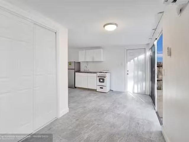 Condo for rent in Hollywood