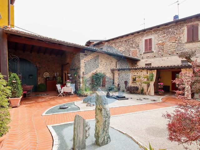 Appartamento in vendita a Erbusco, Lombardia