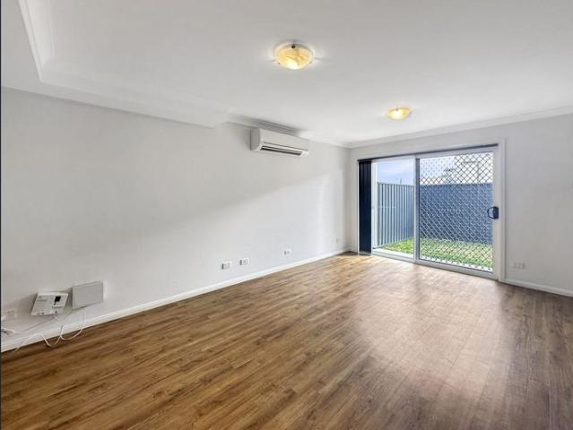 Townhouse for rent in East Maitland, Newcastle-Maitland