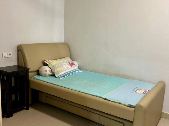 Room for rent in Petaling, Alam Impian