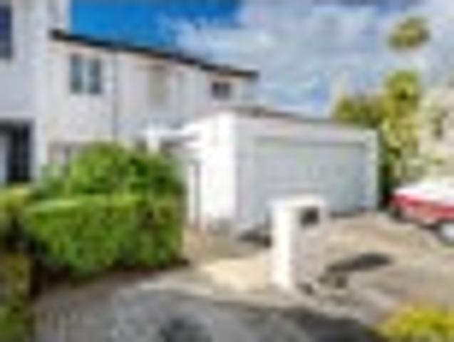 Apartment for sale in Paremoremo, Oroua County