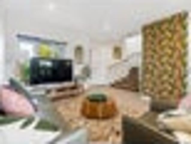 Townhouse for sale in Paremoremo