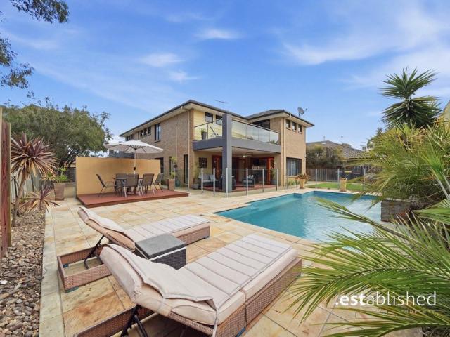 House for sale in Sanctuary Lakes, Melbourne