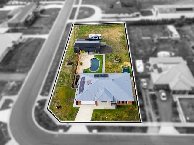 House for sale in Churchill, Victoria