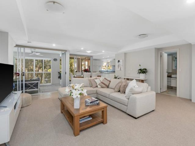 Apartment for sale in Broadbeach, Gold Coast City